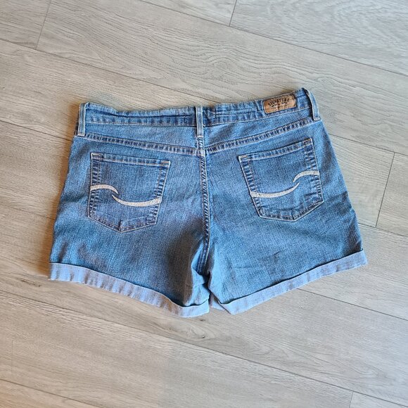 Levi Size 14 Denim Shorts - Picture 2 of 4